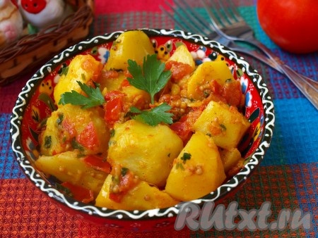 Картошечка в специях получается очень ароматной и вкусной!