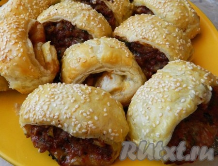 	Готовые рулетики выложить на тарелку и остудить. Приятного аппетита!