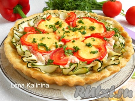Пирог из песочного теста с курицей и овощами