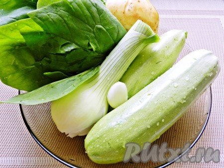 Овощи помыть и очистить.