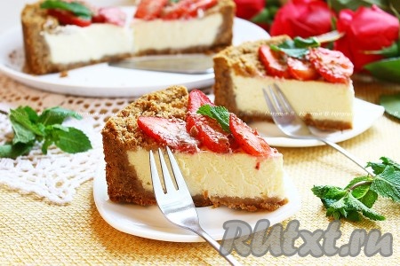 Нежный, ароматный, изумительно вкусный пирог, приготовленный из печенья и творога, можно подавать к столу. Уверена, эта выпечка никого не оставит равнодушным!