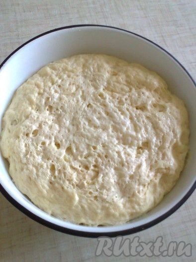 Вот так тесто подымается в холодильнике. 