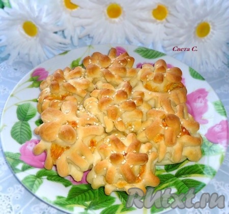 Аппетитные, вкусные, ароматные булочки с чесноком и сыром достать из духовки, дать немного остыть и можно подавать к столу.