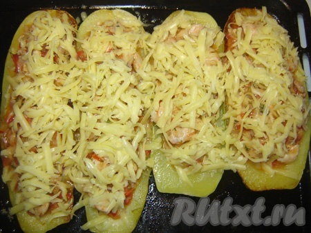 Посыпаем кабачки сыром