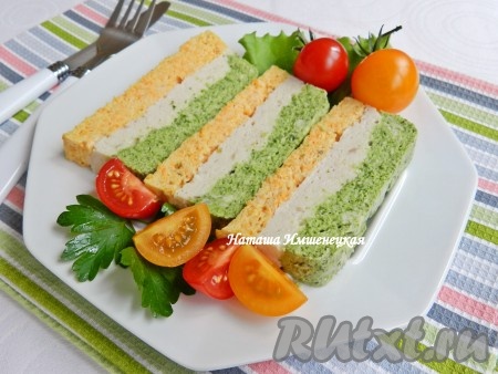 Вкусная и сочная запеканка из куриного филе готова.