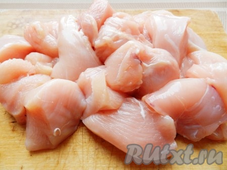 Куриное филе вымыть, обсушить бумажными полотенцами.