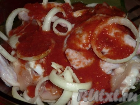 Залить всё томатным соком
