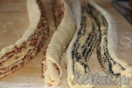 Каждую трубочку разрезать вдоль пополам.