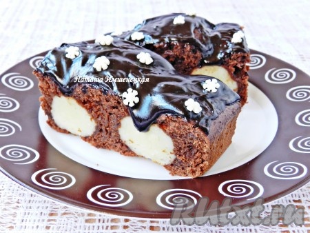 Шоколадный пирог с творожными шариками