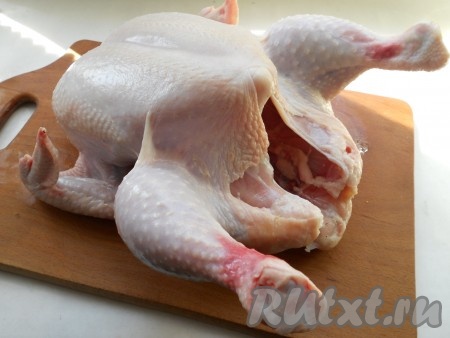 Тушку курицы тщательно вымыть.
