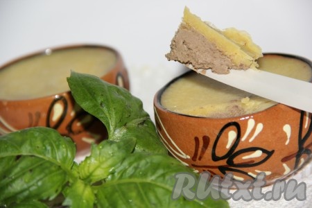 Паштет из куриной печени со сливками и сливочным маслом