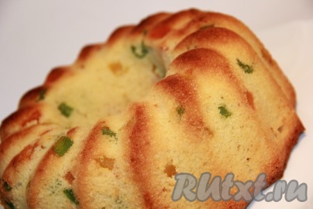 Выпечку достать из духовки, слегка остудить в форме, а затем вынуть из формы. Манник, приготовленный с цукатами на кефире, получается вкусным и нежным! Замечательная выпечка к чаю, попробуйте!