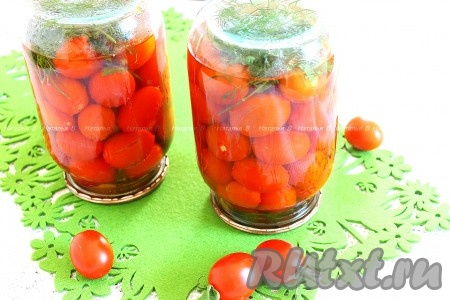 Банки перевернуть, завернуть в тёплое одеяло и полностью охладить.&nbsp; Консервированные помидоры "Черри" хранить в прохладном месте.