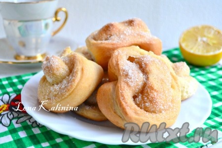 Сахарные булочки из дрожжевого теста в духовке