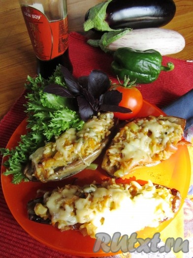 Баклажаны, фаршированные рисом и овощами
