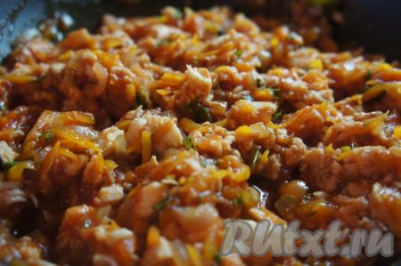 В конце приготовления, по желанию, добавить мелко нарезанный укроп, перемешать.