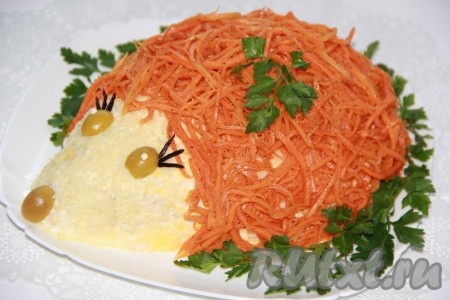 Салат с курицей, грибами и корейской морковью
