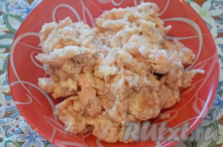 Приготовить мясной фарш. 
