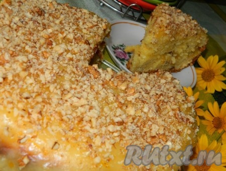 Творожный пирог получается необыкновенно вкусным и нежным.
