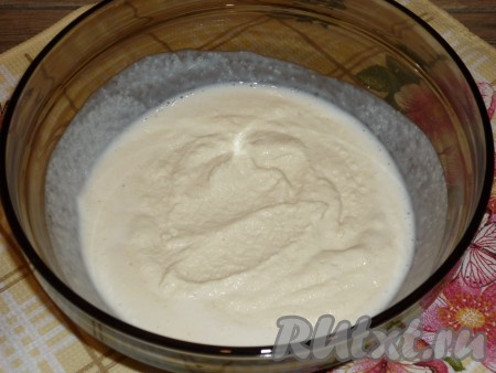 смешать с содой и кефиром. Оставить на 20 минут для набухания.&nbsp;
