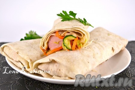 Сосиски с капустой в лаваше