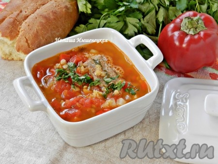 Вкусный суп из чечевицы с говядиной готов.