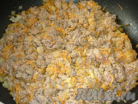 Тщательно перемешивая, готовить минут 5.
