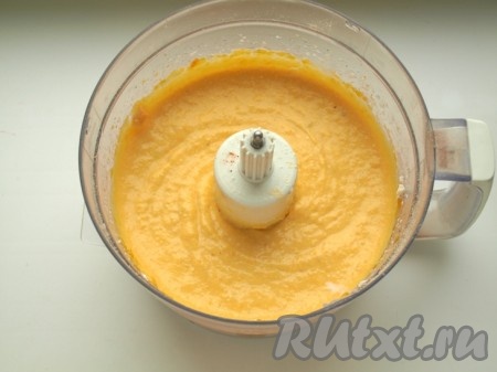 Взбиваем блендером до однородной массы.