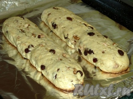 Ставим на 25 минут в духовку, разогретую до 180 градусов.
