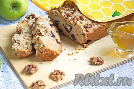 При подаче кекс "Восточные мотивы" нарезать на порционные кусочки.