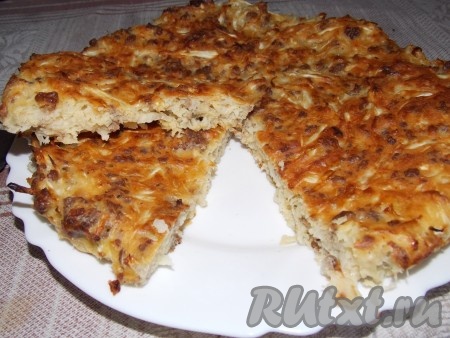 А вот как шарлотка с капустой выглядит в разрезе.