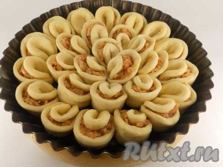 Таким образом выложить все подготовленные "лепестки".