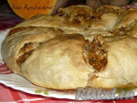 Выпекать в разогретой духовке при температуре 180 градусов до готовности.
