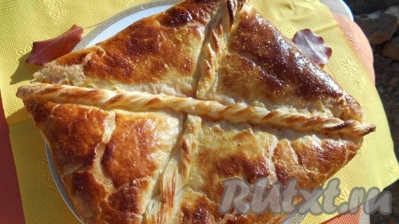 Пирог с фаршем и тыквой из слоёного теста