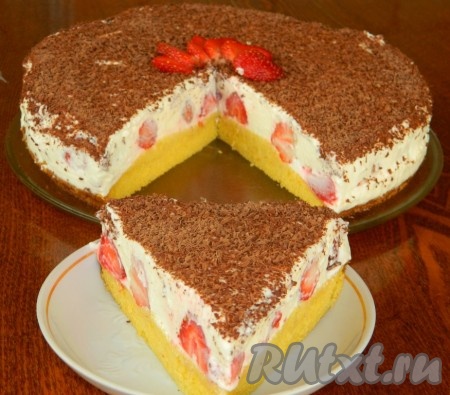 Торт с творожным сыром и сливками получился очень нежным, воздушным.
