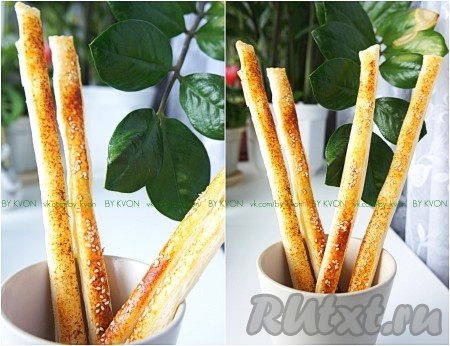 Готовую выпечку достать из духовки. Аппетитные, приятно похрустывающие слоёные палочки с кунжутом можно подавать и тёплыми, и остывшими. Они идеально сочетаются с крем-супом, станут прекрасным дополнением к чаю, кофе. Всем советую порадовать себя и своих близких этой простой выпечкой из слоёного теста!