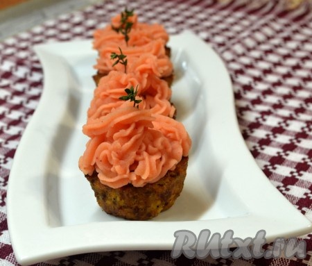 Мясные капкейки с картофельным пюре