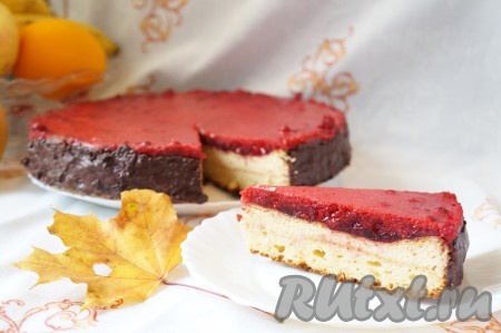 Надеюсь, Вам понравится мой творожный пирог с брусникой. Он получается в меру сладким, можно увеличивать количество сахара по вкусу.
