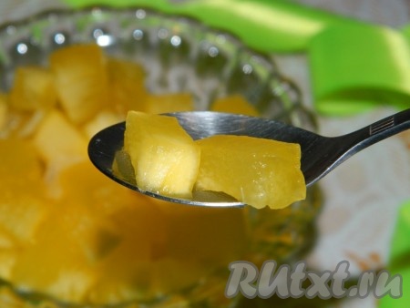 Тыква, запечённая с лимоном и сахаром в духовке, получается очень вкусной, аппетитной и ароматной. Такое лакомство понравится как взрослым, так и детям.