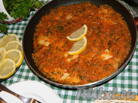 Тилапия, тушёная с овощами