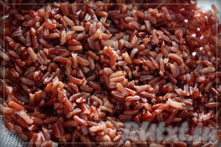 Рис отвариваем, согласно инструкции на упаковке.