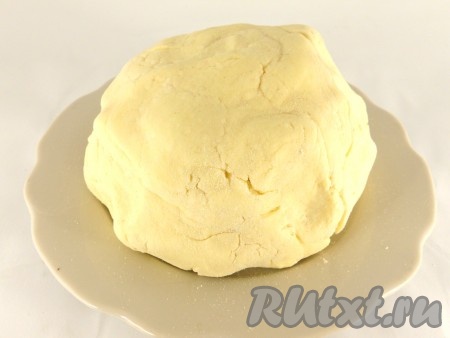 Замесить мягкое, нежное тесто.