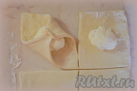 Соединить сначала одни противоположные уголки,&nbsp;
