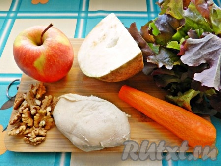 Ингредиенты для приготовления салата с курицей и корнем сельдерея