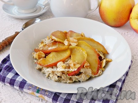 Овсянка с яблоками