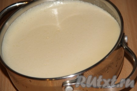 Как только смесь увеличится в два раза, снять кастрюльку с водяной бани.
