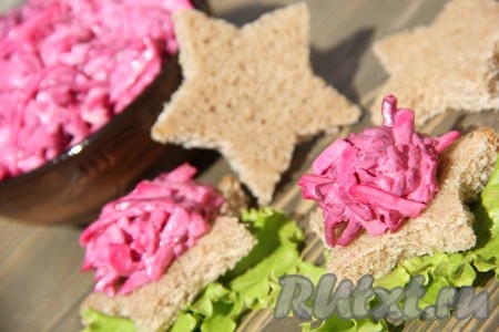 Салат из свеклы с сыром и яйцом