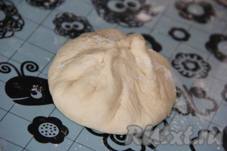 Защипнуть края теста к центру, чтобы получился "мешочек".
