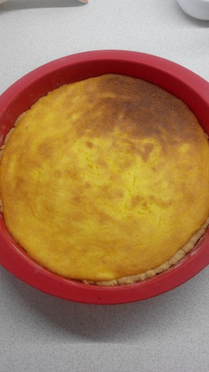 Американский тыквенный пирог охладить до комнатной температуры.