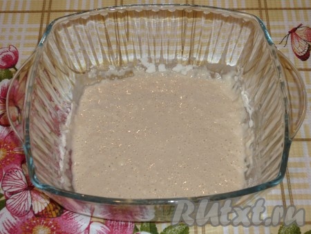 всыпать 50 грамм муки, размешать, накрыть полотенцем и поставить в тёплое место на 15-20 &nbsp;минут.
